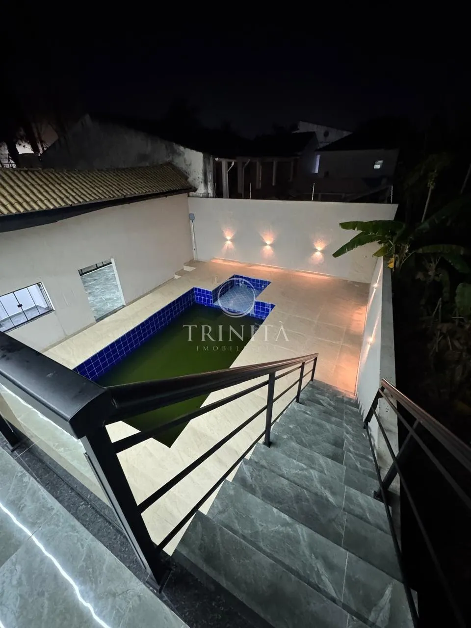 5 quartos e janelas do piso ao teto: casa de 350 m² — photo 14