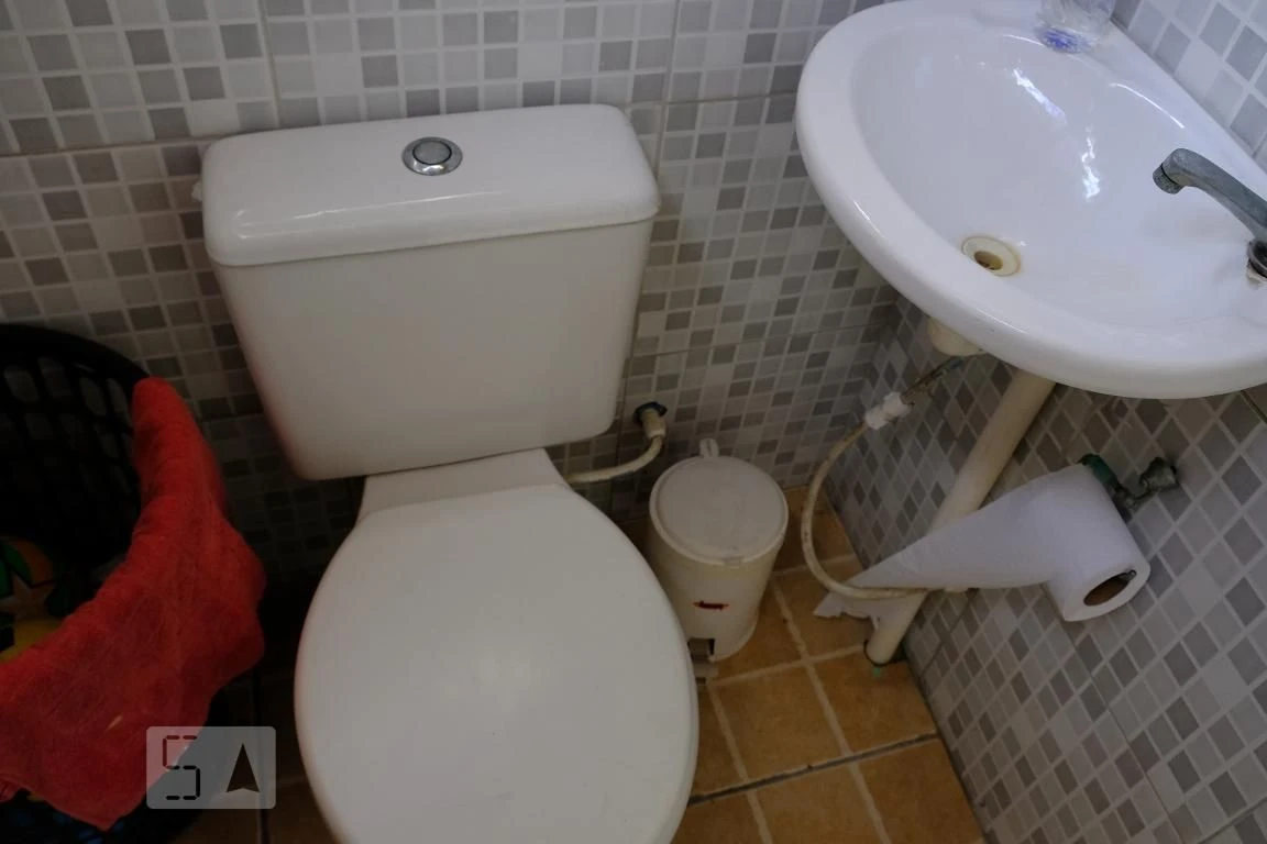 Apartamento sem mobília com cozinha separada e lavanderia — photo 14