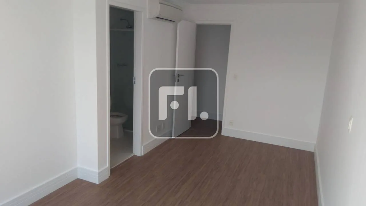 Casa com 4 dormitórios e varanda envidraçada — photo 10