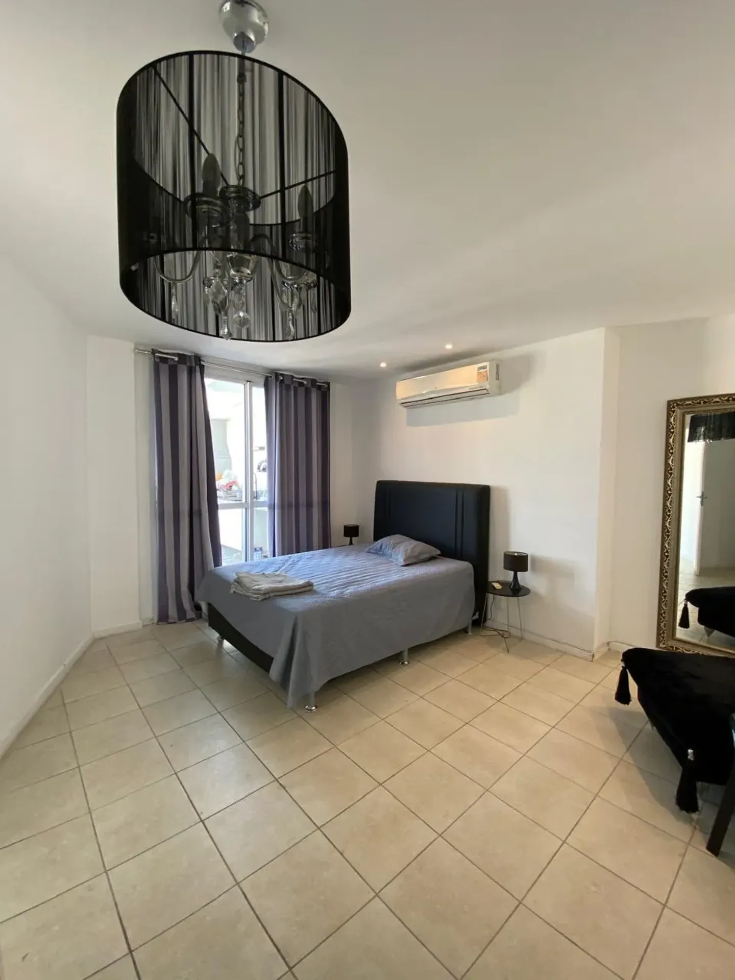 Furnished apartment with 4 bedrooms and a closed kitchen — photo 27