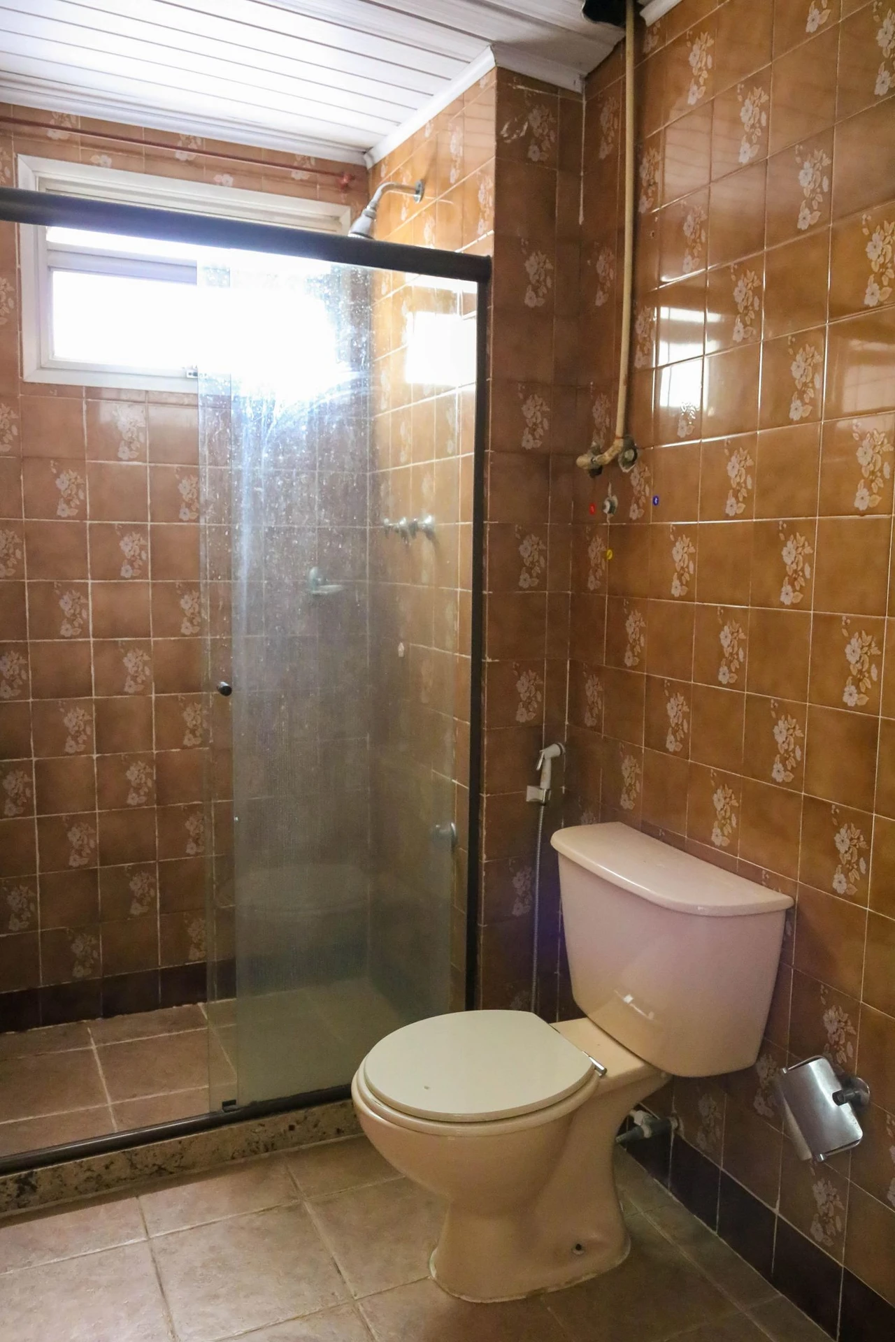 Apartment with 2 bedrooms and an enclosed glass balcony — photo 11