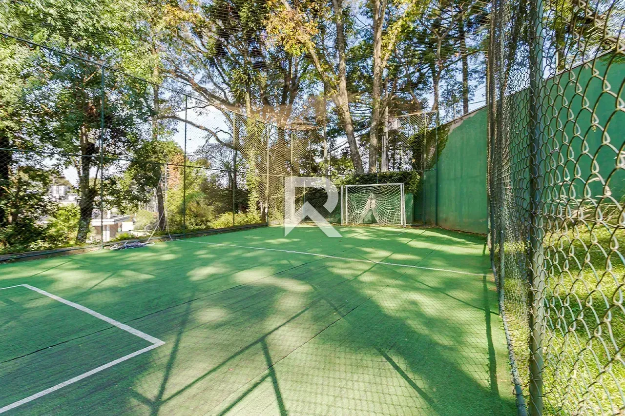 House with open-plan kitchen and 400 m², 4 bedrooms — photo 43