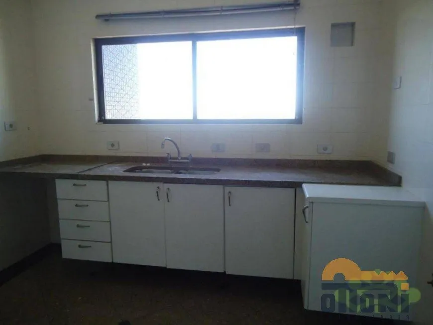 4-bedroom apartment with separate gas kitchen — photo 26