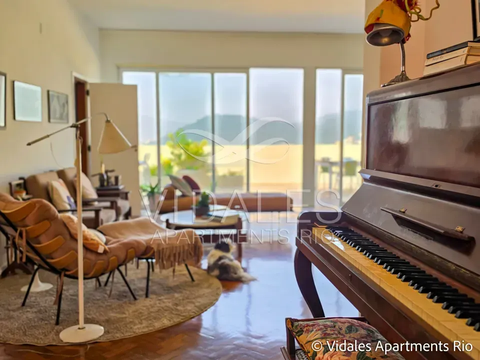 Furnished 715 m² apartment with 4 en-suite bedrooms — photo 14