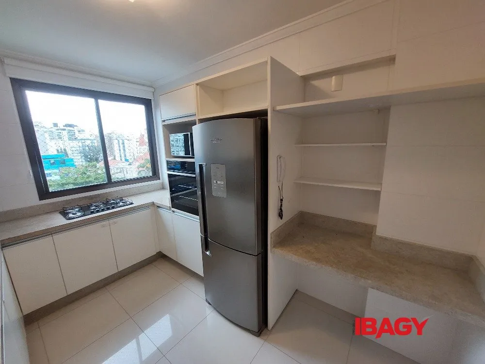 Furnished apartment, 146 m², with a home office — photo 15