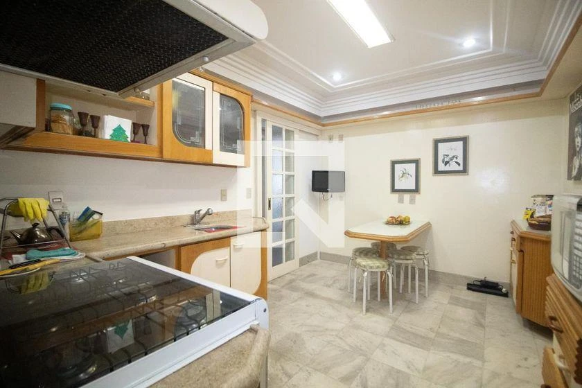 Penthouse for rent with 4 bedrooms and 210 m² — photo 47