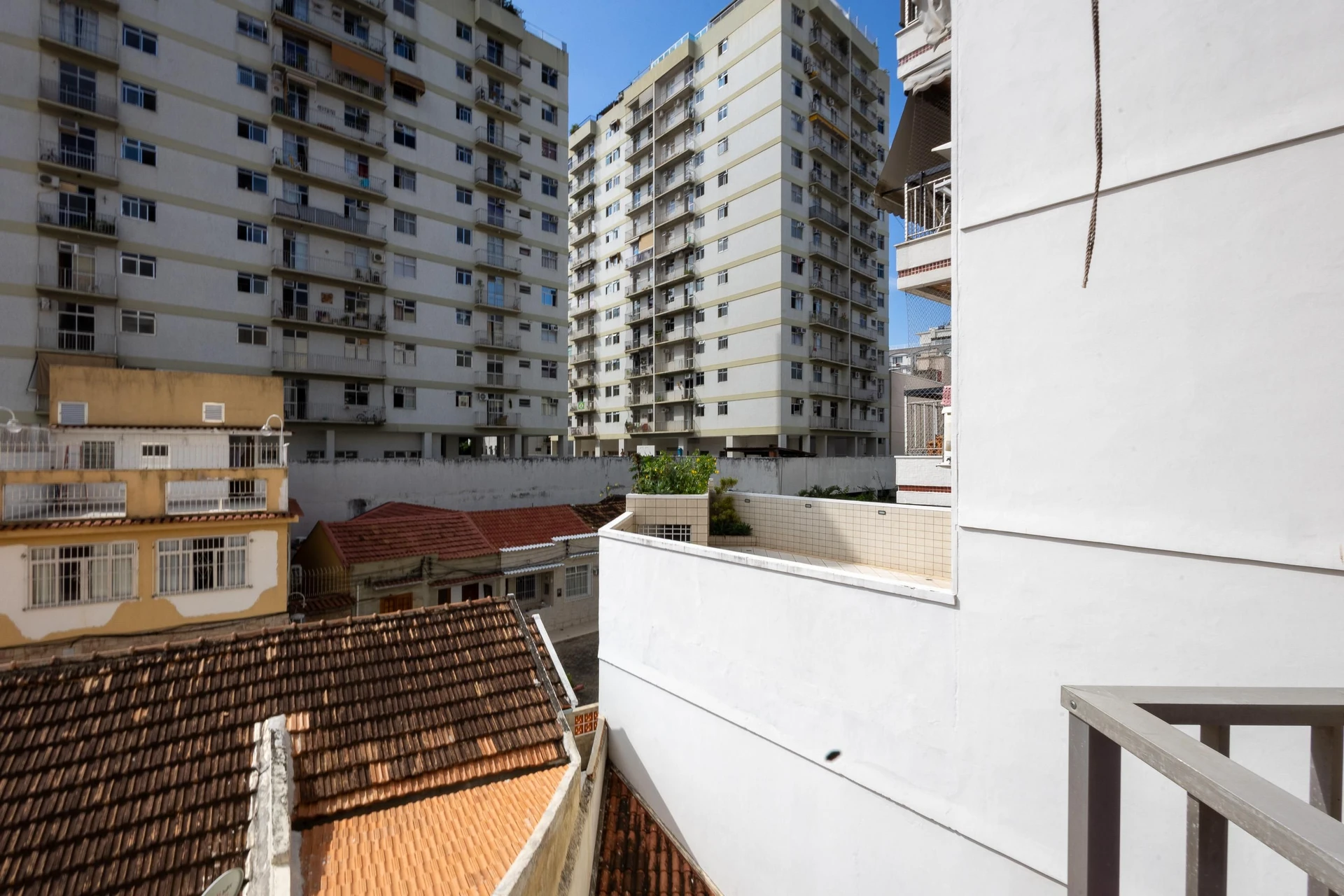 77 m² apartment with a home office and a mountain view — photo 13
