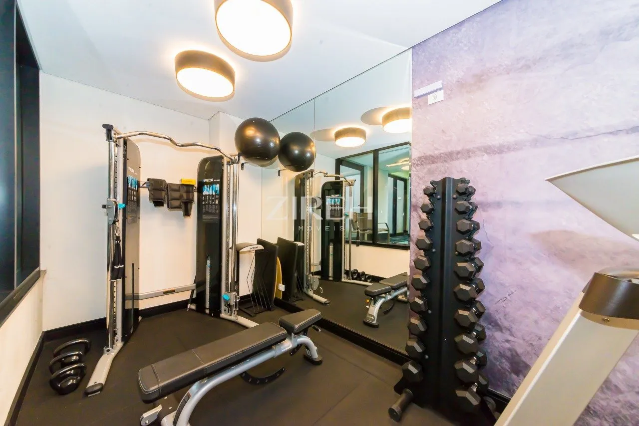 One-bedroom apartment in a building with a gym — photo 18