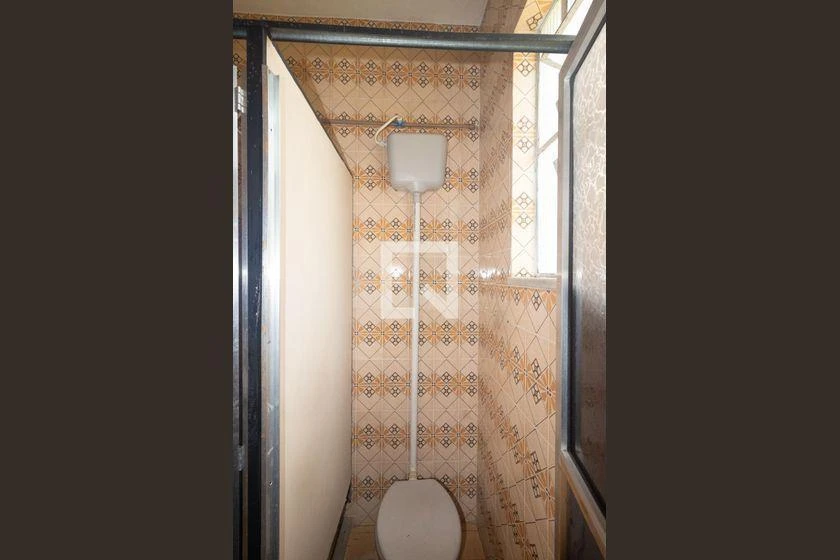 House, 500 m², with wood or laminate floors — photo 21