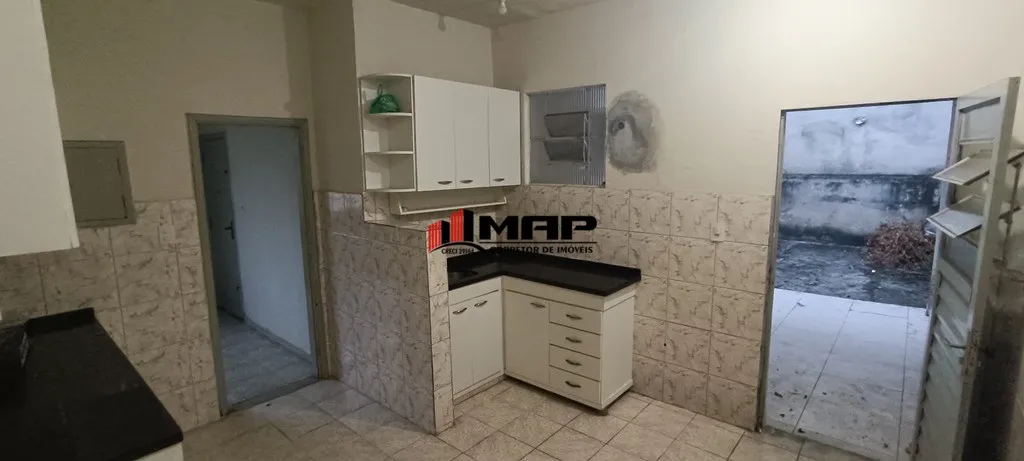 Unfurnished 2-bedroom apartment with 1 bathroom — photo 2