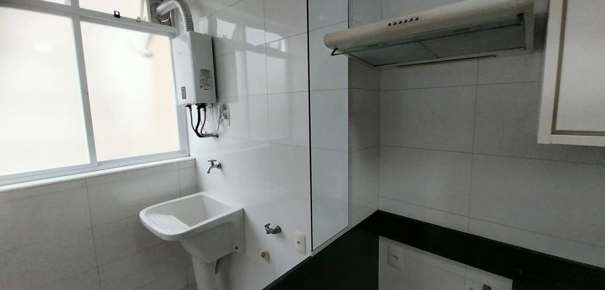 2-bedroom apartment with a mountain view — photo 12