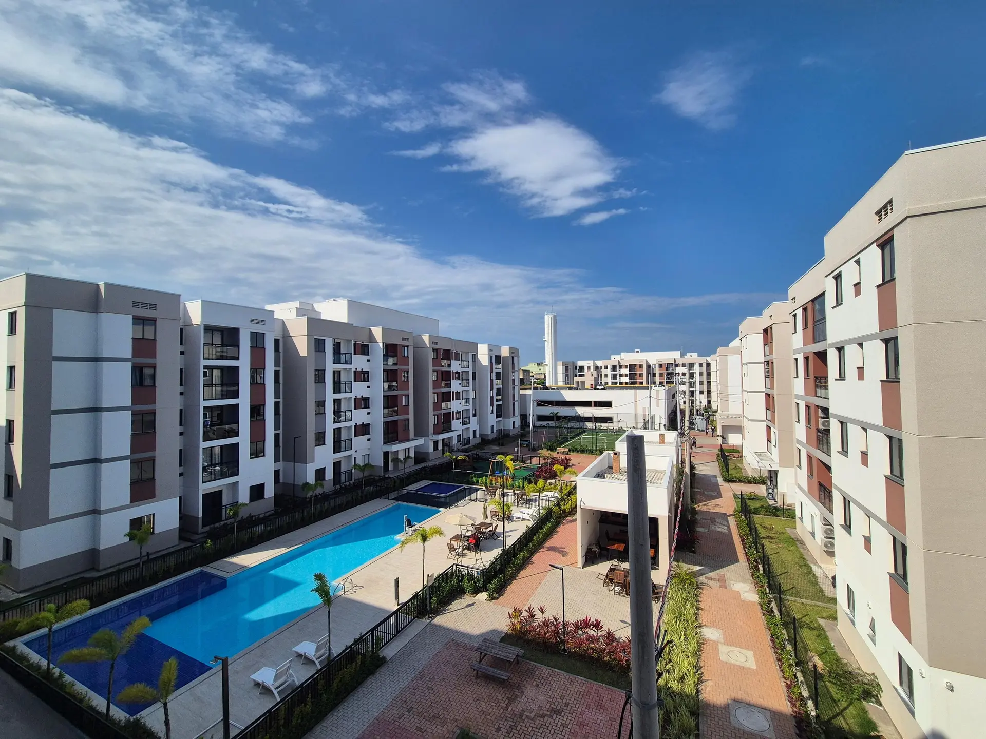 Apartamento mobiliado de 2 quartos em condomínio com piscina — photo 29