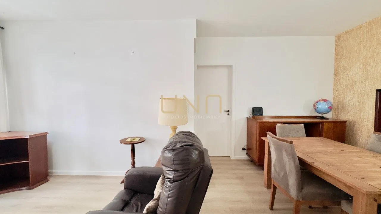 Vestidor y 2 dormitorios: departamento de 77 m² — photo 20