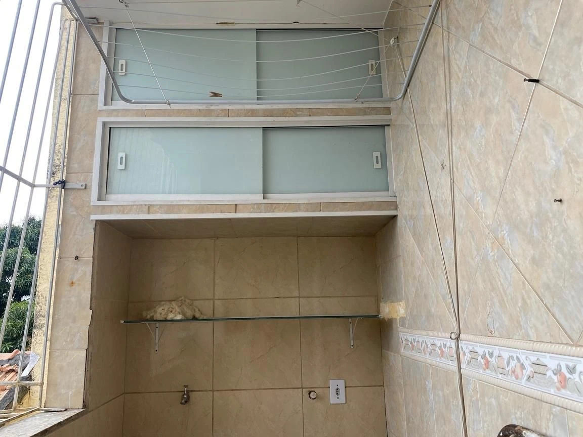 Unfurnished 3-bedroom apartment with 1 bathroom — photo 32