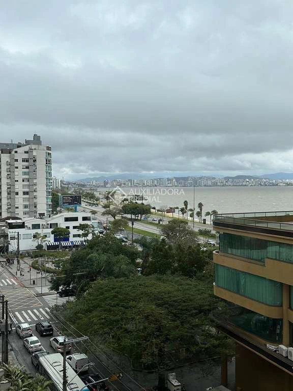 Apartamento de 5 dormitorios con 2 suites y 166 m² — photo 5