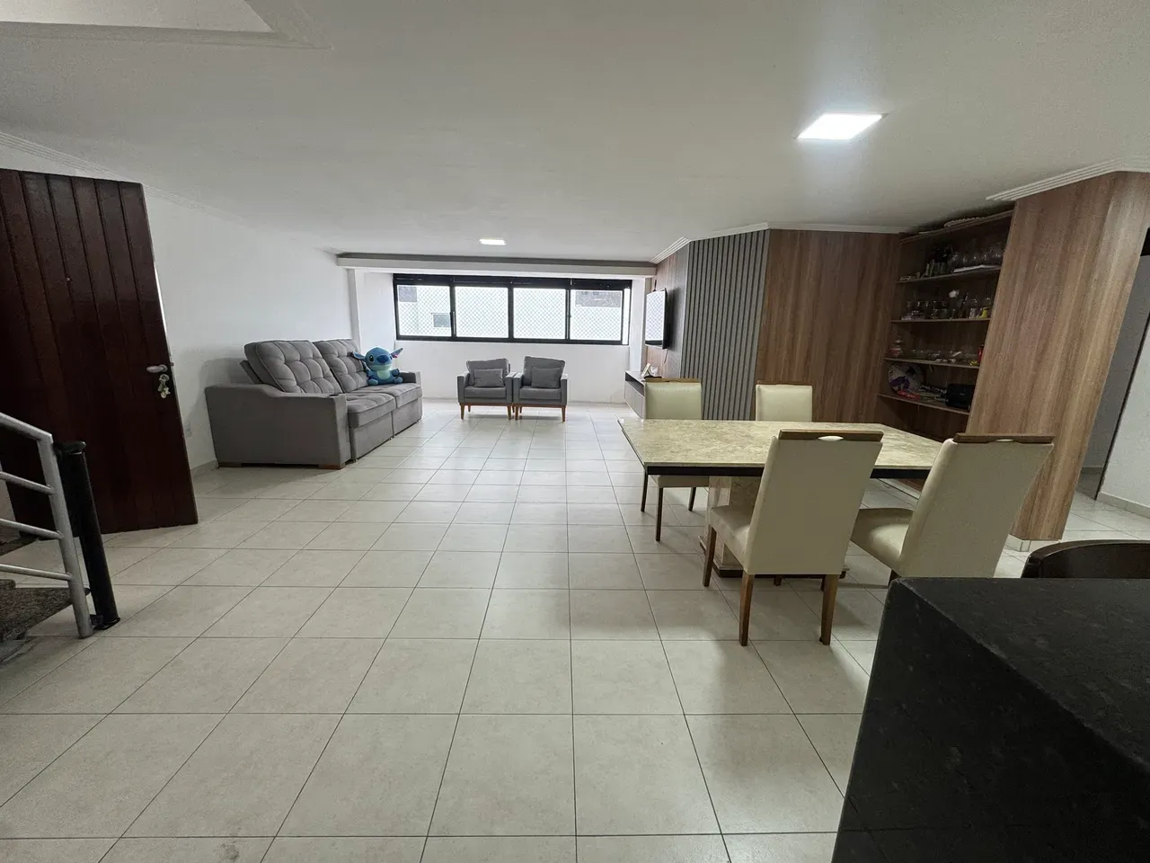 Мебльована квартира 340 м² з 4 спальнями-сюїтами
