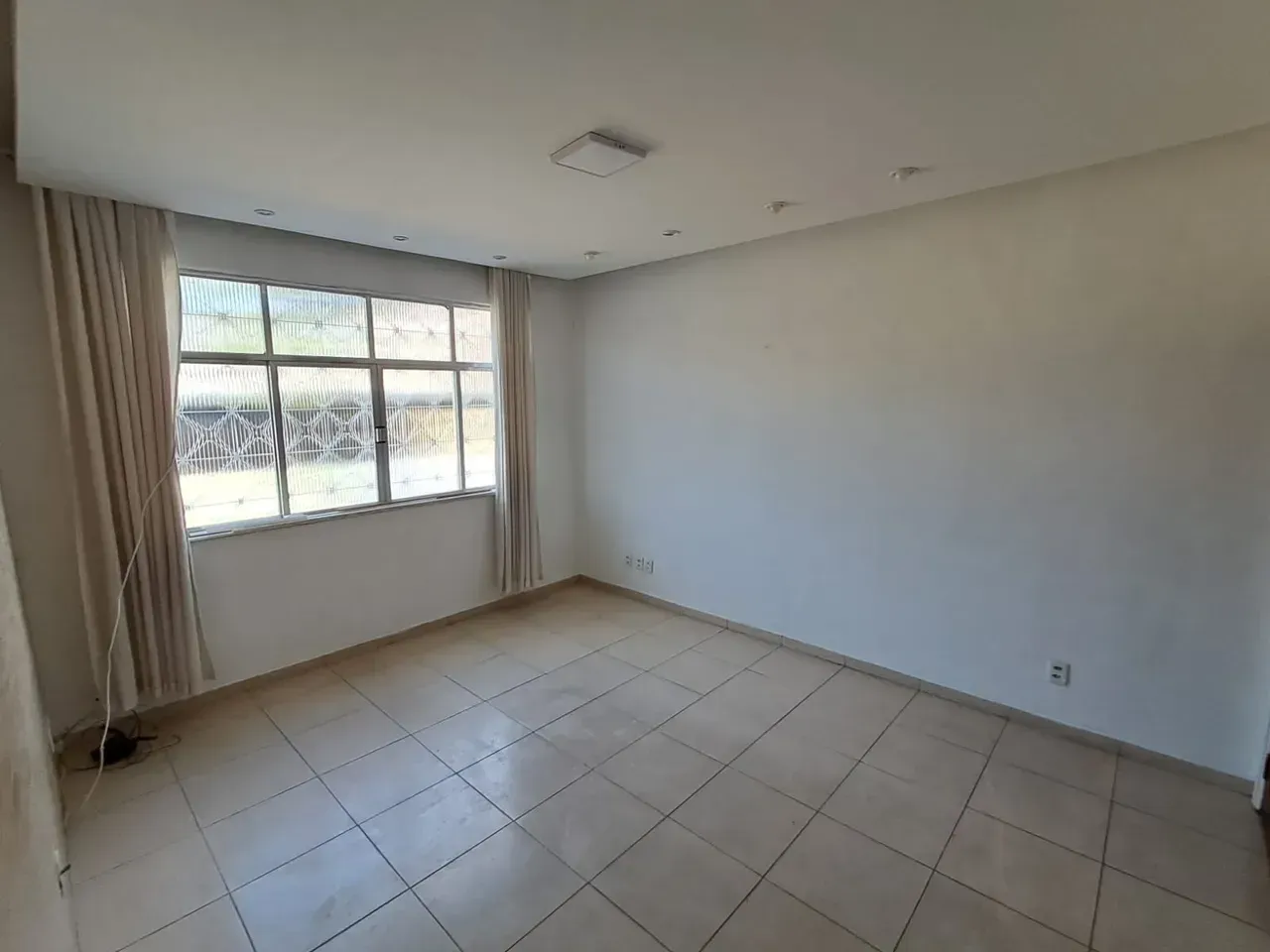 3-bedroom apartment with 2 bathrooms and one parking spot — photo 3