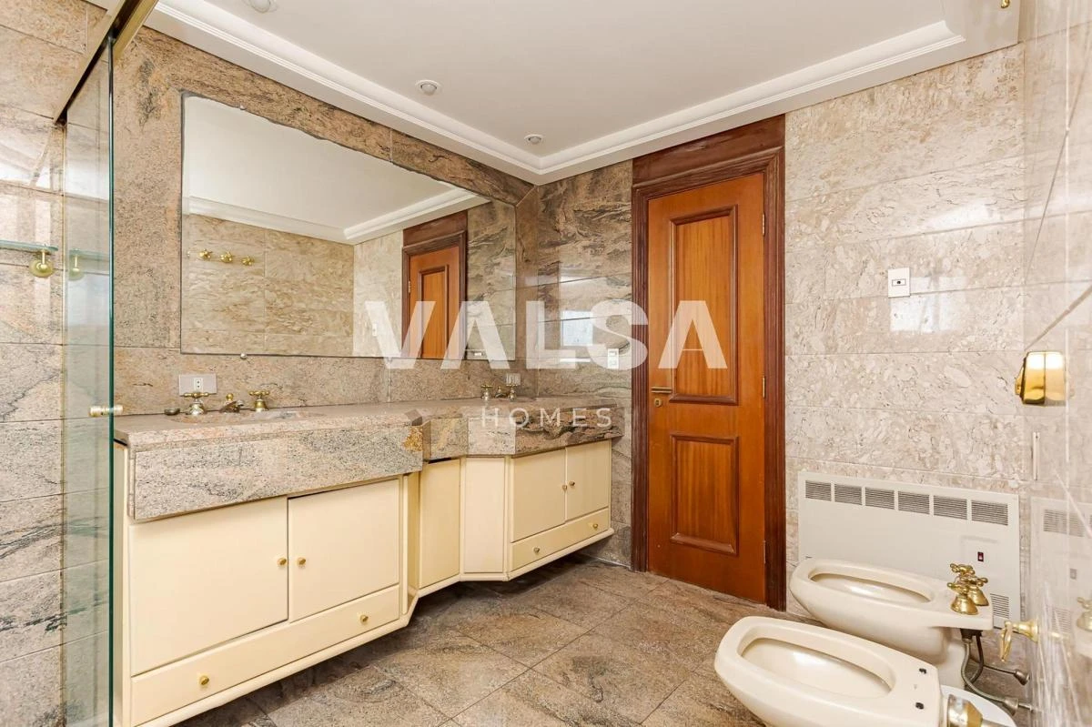 Ванна та 4 спальні: квартира 441 м² — photo 6