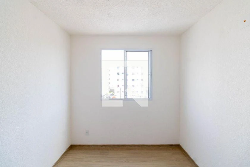 2-bedroom apartment with wood or laminate floors — photo 21