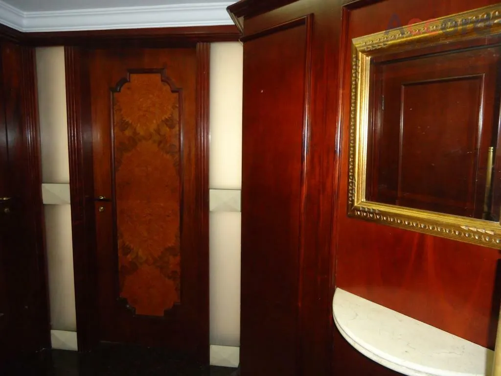 Top-floor apartment with 2 bedrooms and 4 bathrooms, 224 m² — photo 24