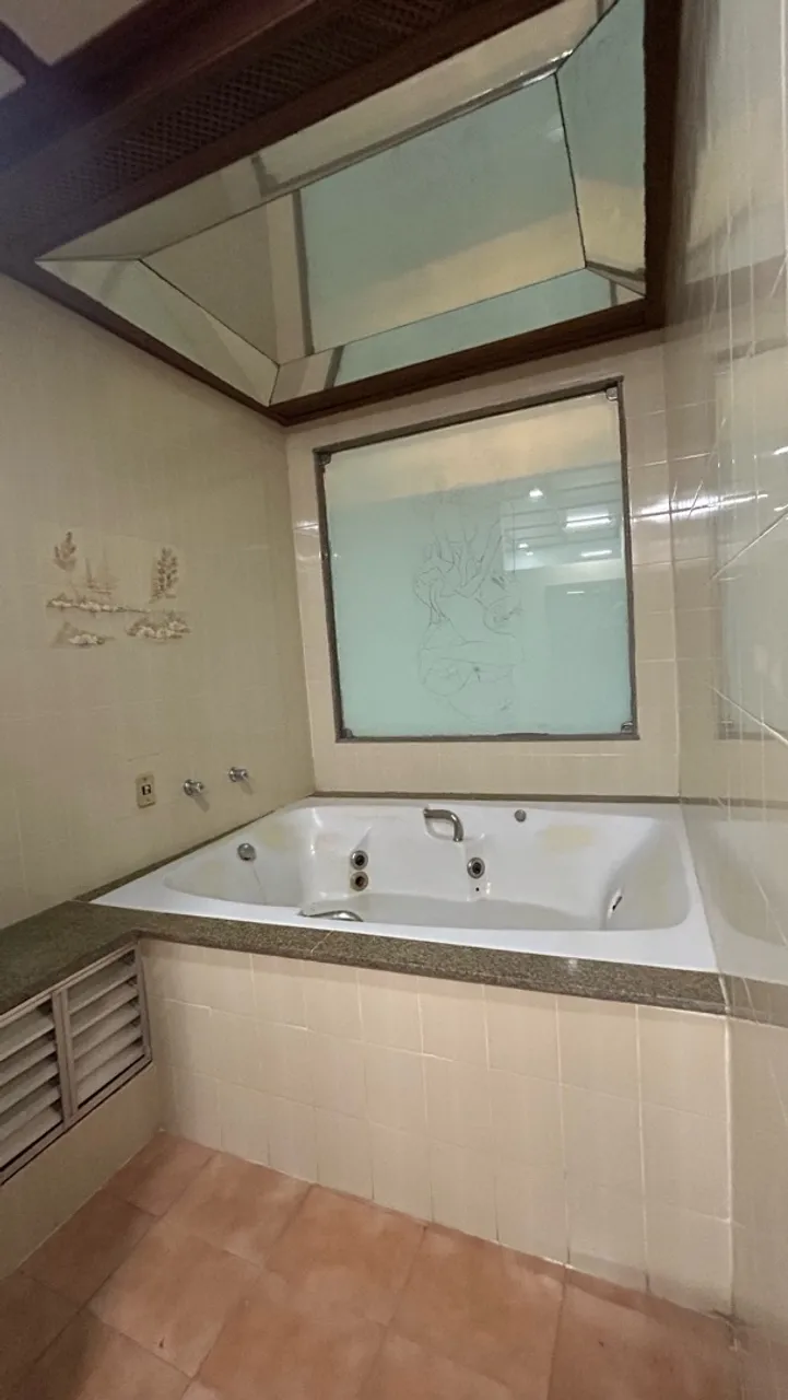 Bathtub in a one-bedroom apartment, 38 m² — photo 9