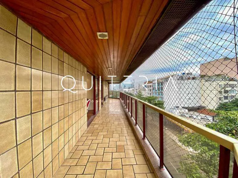 3-bedroom apartment with a glassed-in balcony — photo 10