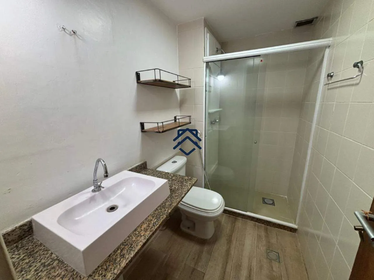 4-bedroom apartment with 2 enclosed balconies — photo 21