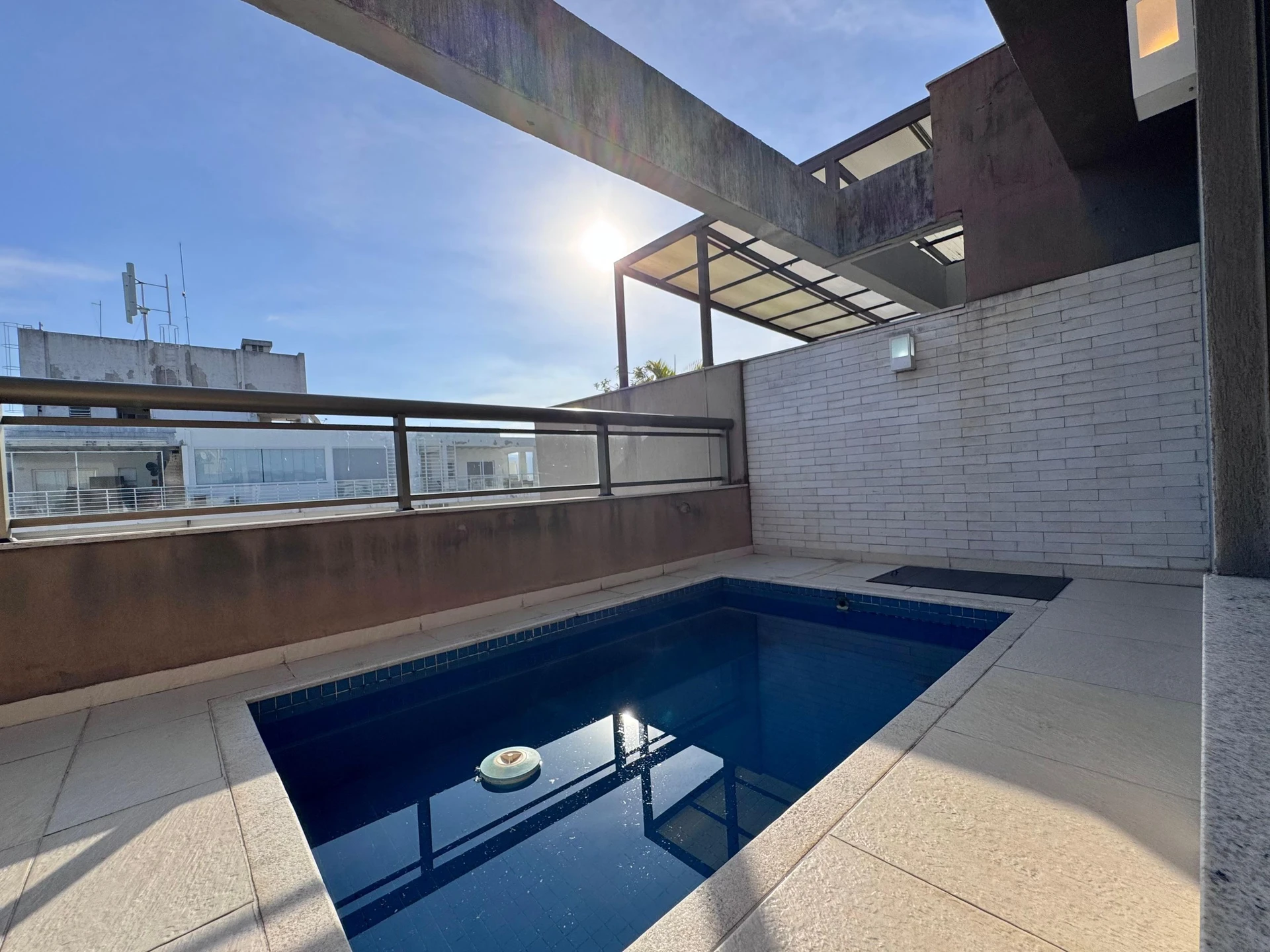 4-bedroom apartment with a glass-enclosed balcony — photo 19
