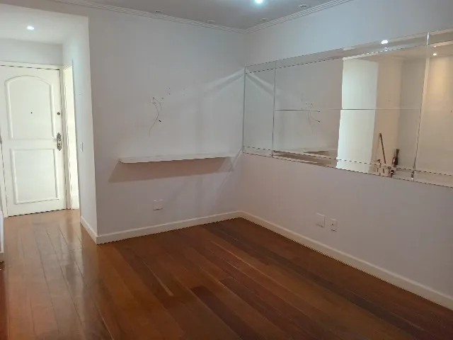 60 m² apartment with a walk-in closet and a home office — photo 4