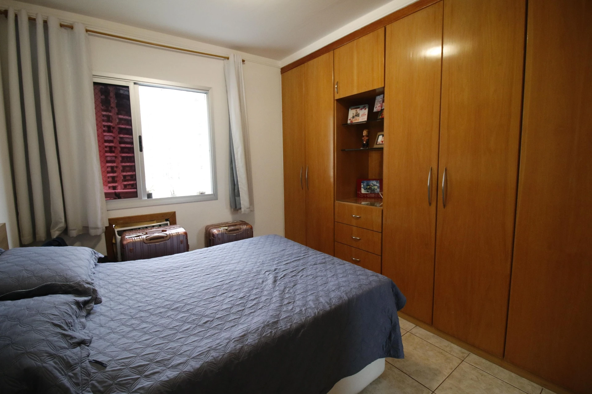 Furnished 3-bedroom apartment with balcony and pool — photo 34