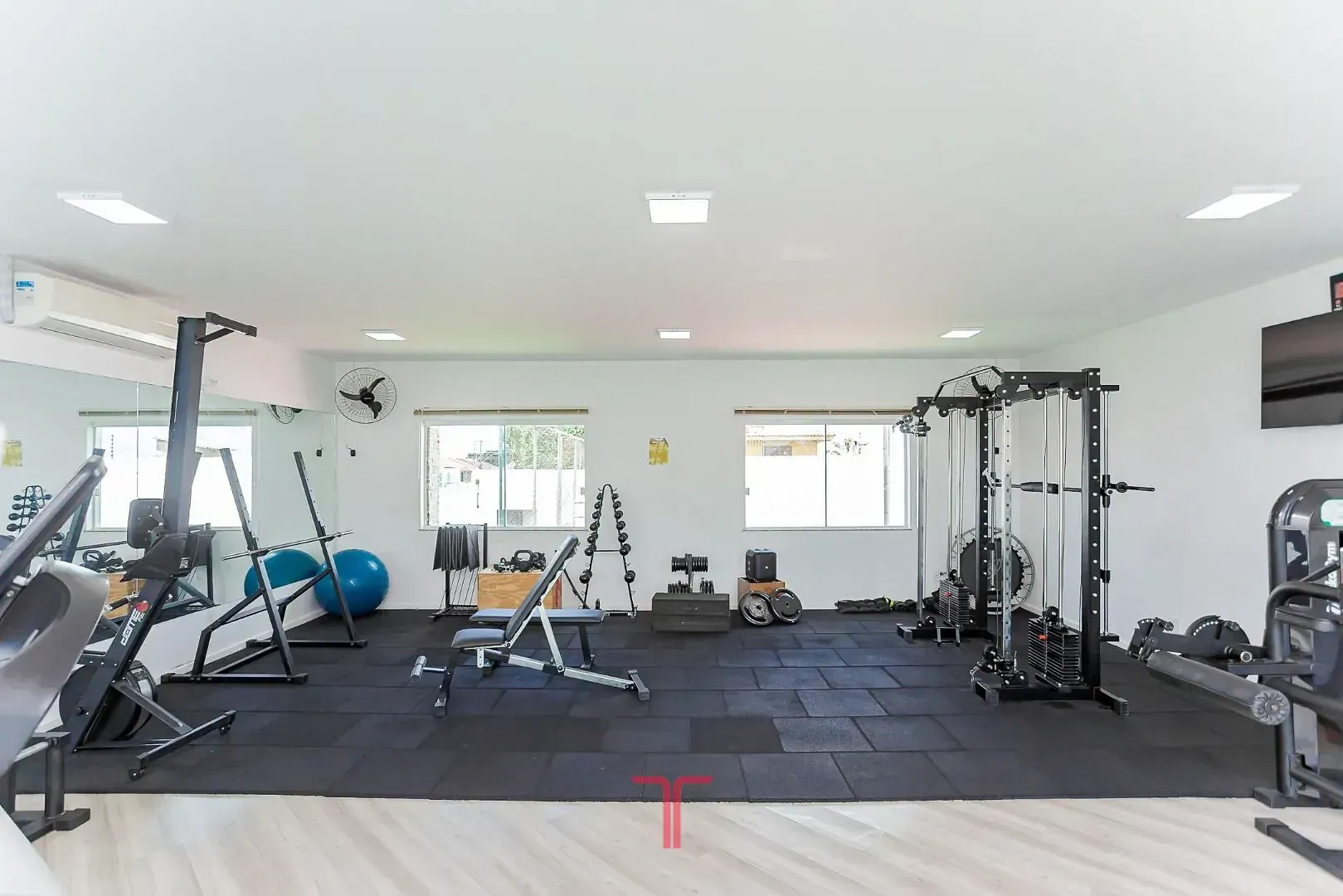 Дом 550 м² с 5 спальнями и приватным садом — photo 96
