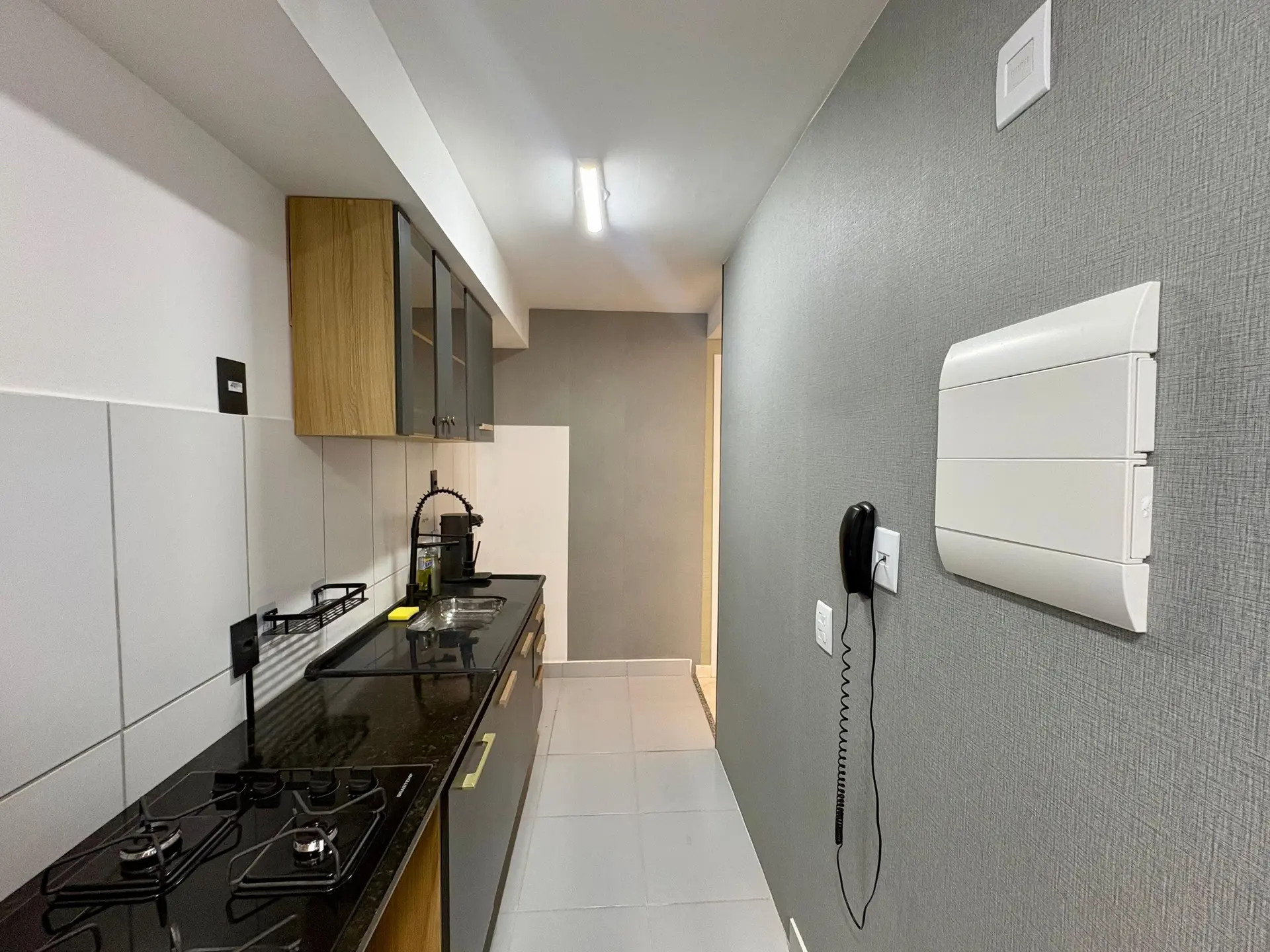 2-bedroom apartment in a building with a gym — photo 25