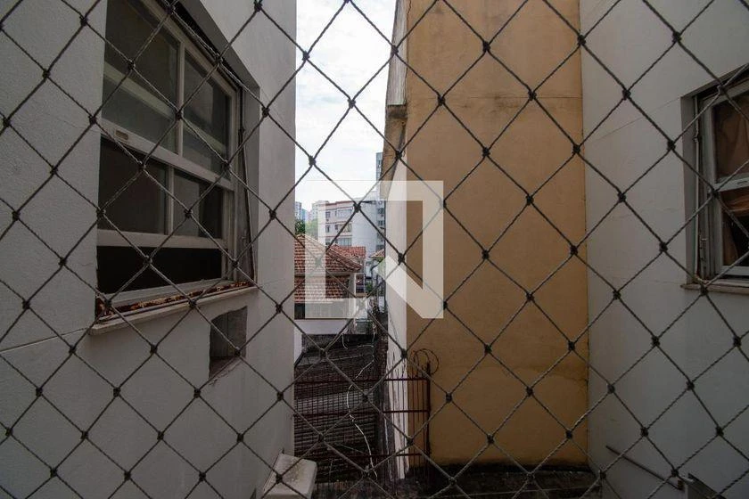 Квартира з 2 спальнями та дерев'яною підлогою або ламінатом — photo 30