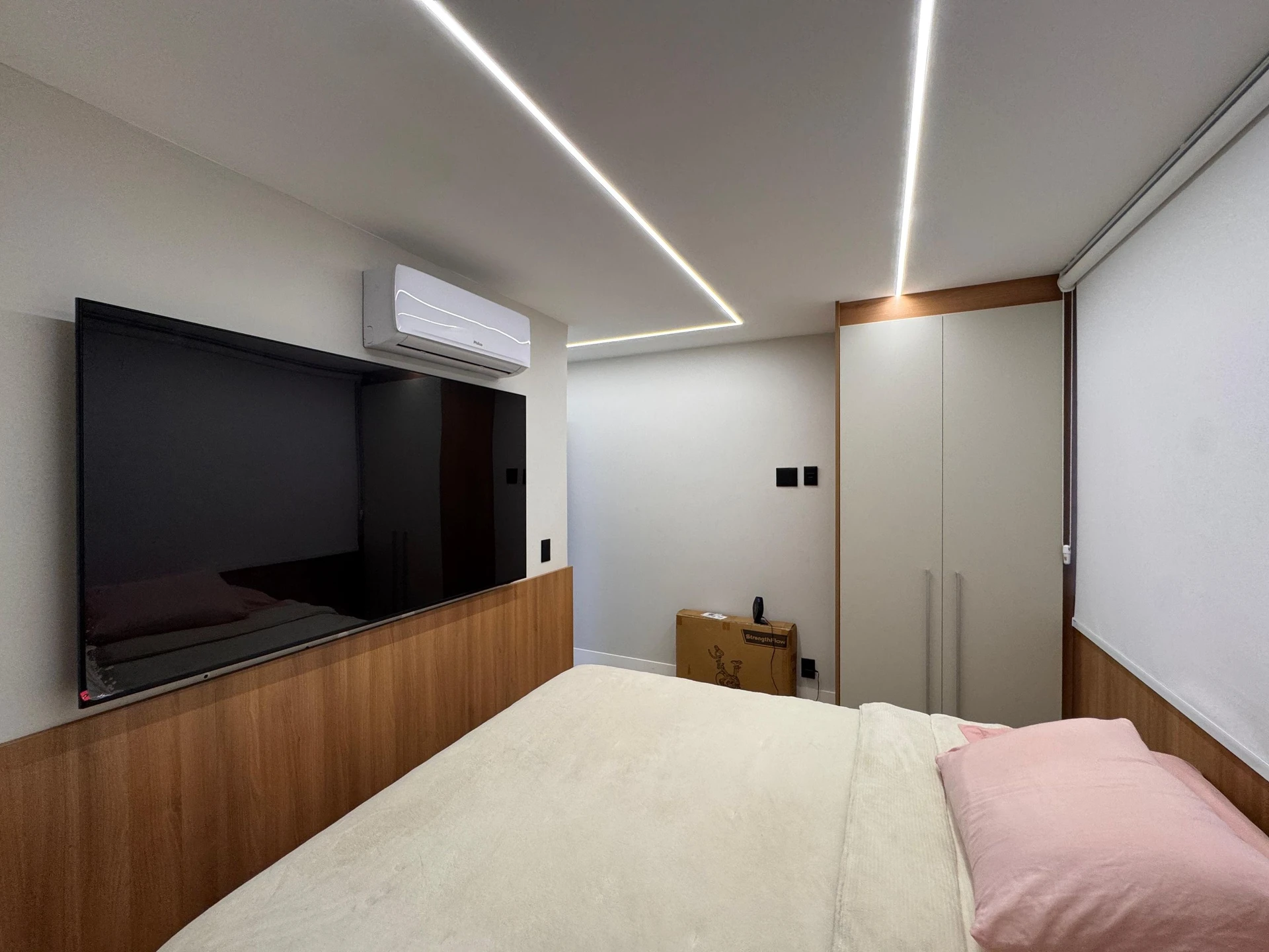 Будинок 280 м² із заскленим балконом та панорамними вікнами — photo 32