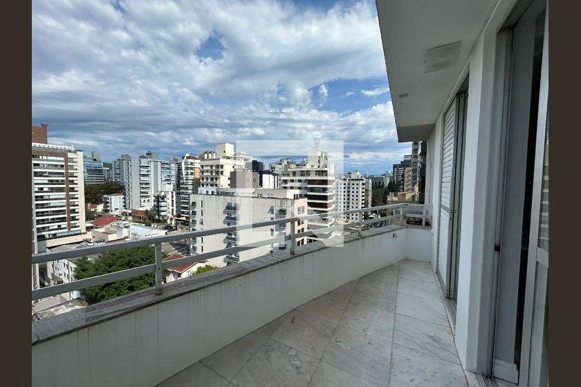 Apartamento de 2 dormitorios con balcón y 3 baños — photo 33