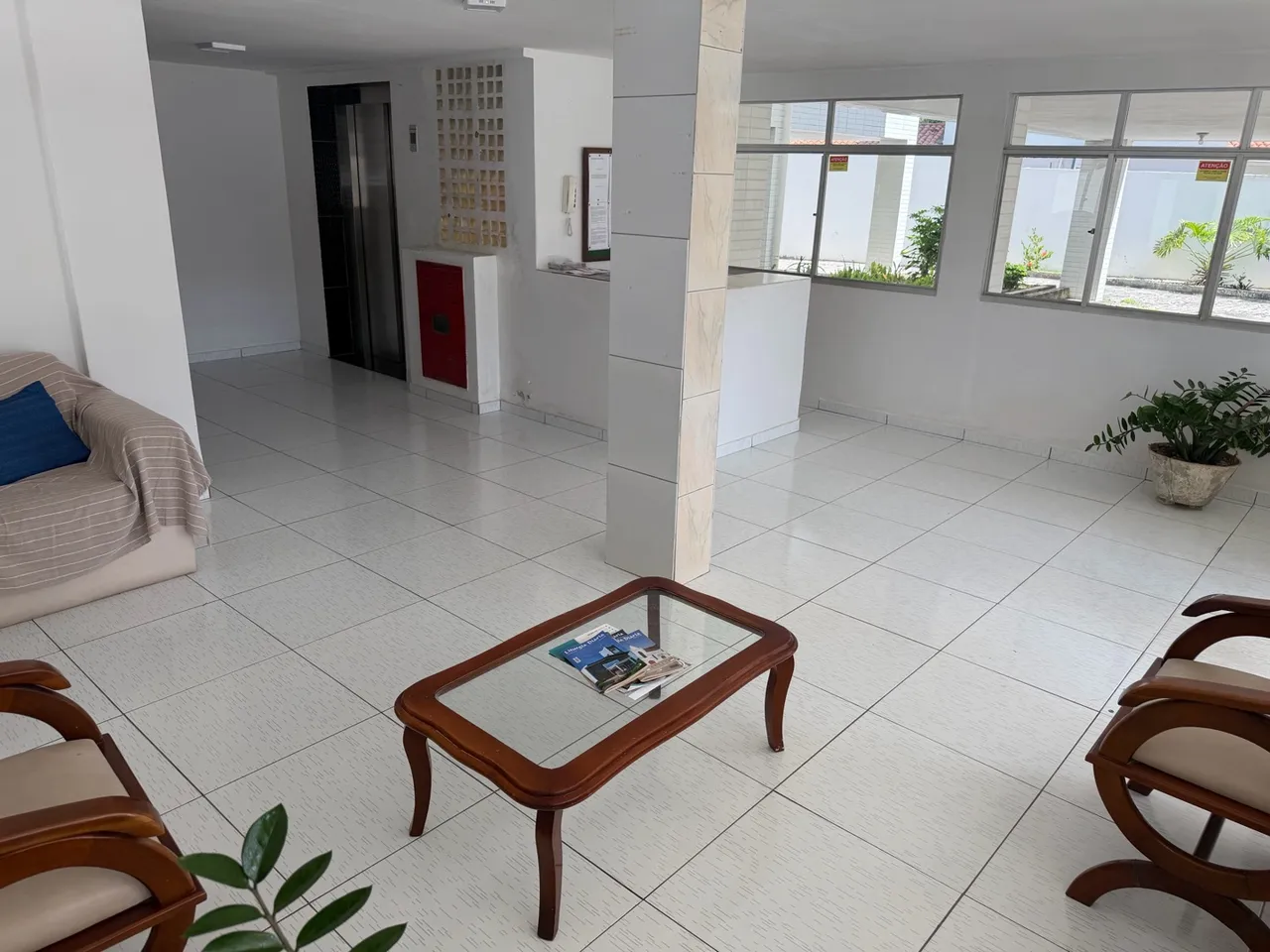 3-bedroom apartment with a washing machine in João Pessoa — photo 13