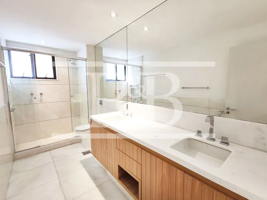 4-bedroom apartment 284 m² with 3 parking spaces — photo 21