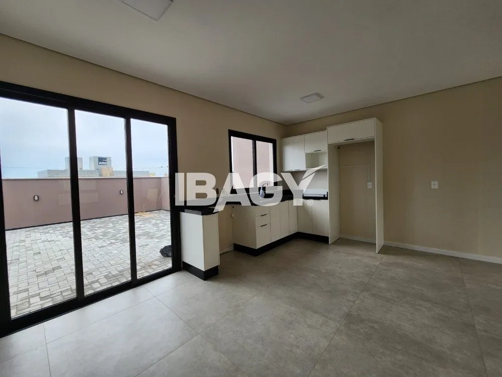 House with 3 bedrooms and an open-plan gas kitchen — photo 2