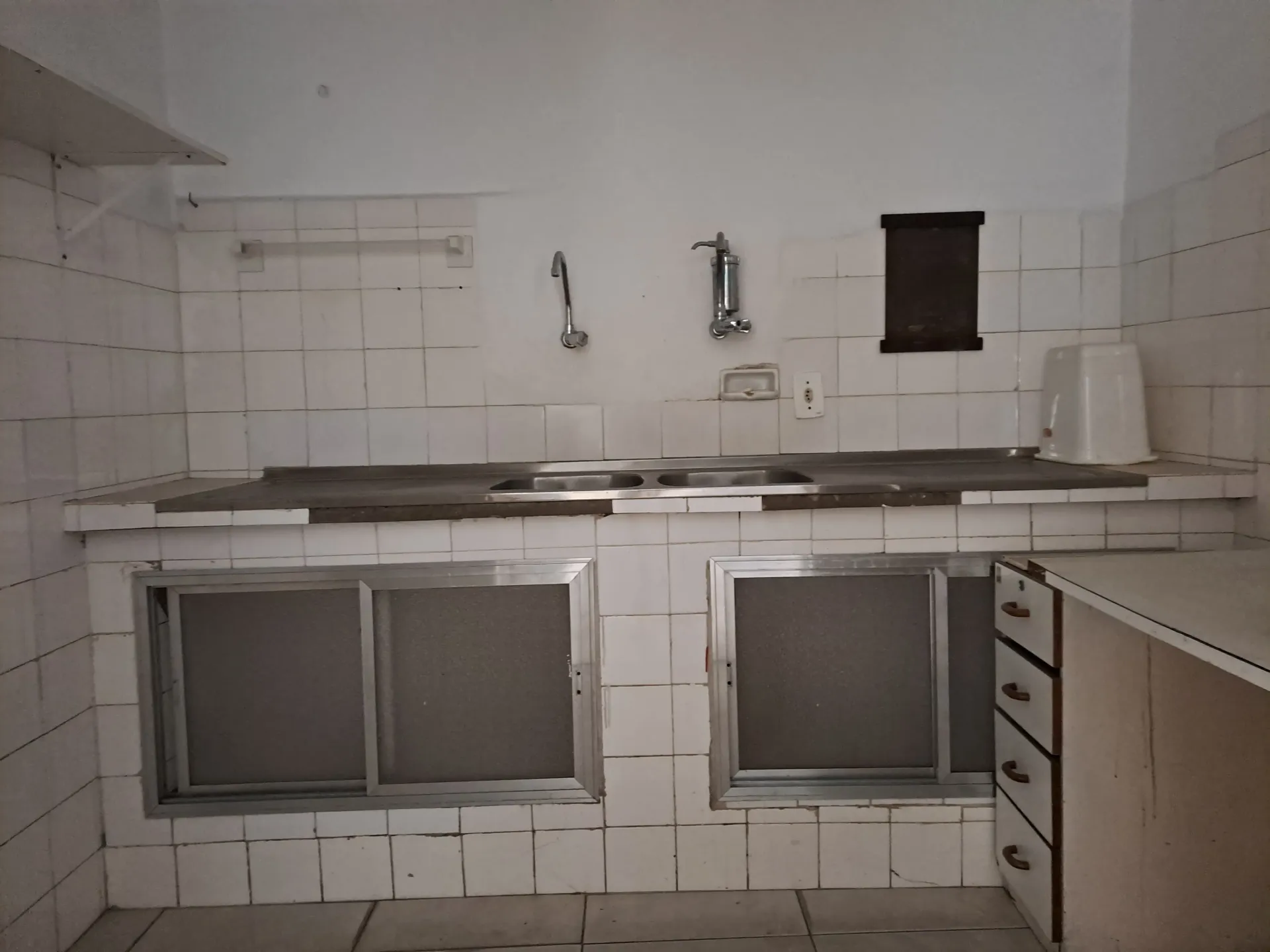 Unfurnished apartment with 300 m² on the 11th floor — photo 14