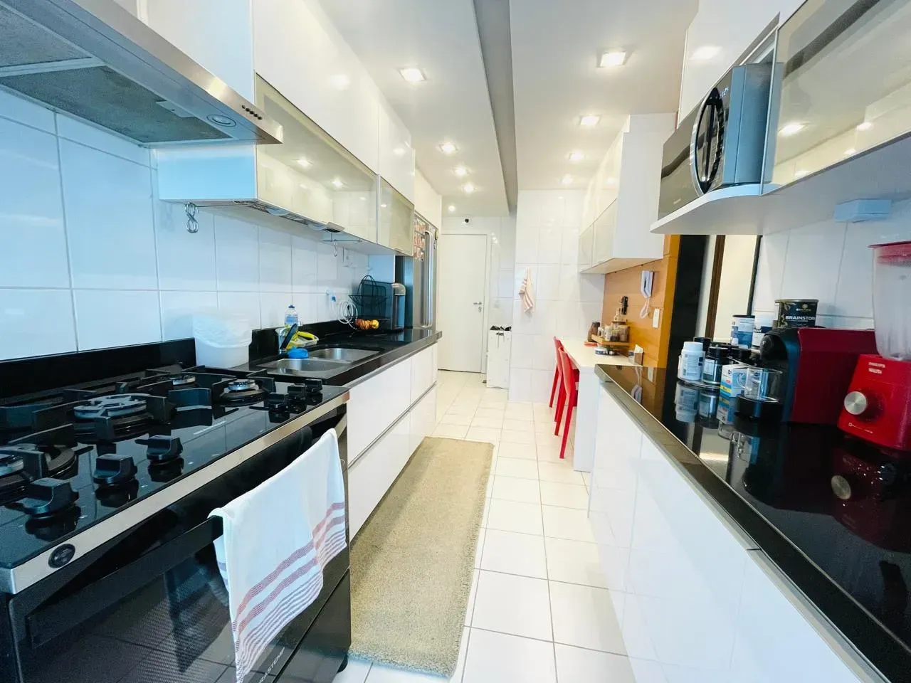 Furnished apartment with 3 bedrooms and 4 bathrooms — photo 24
