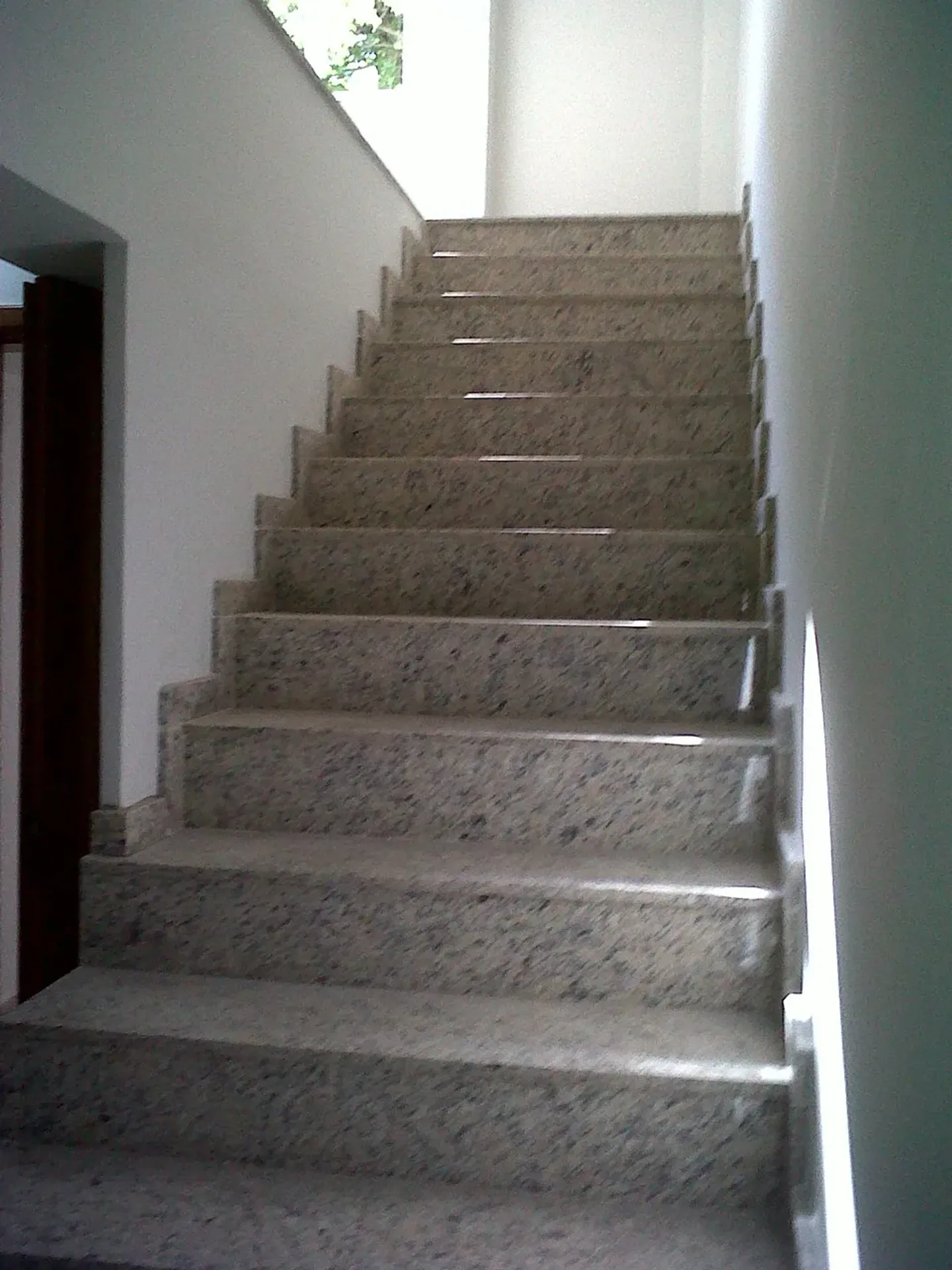 Departamento de 2 dormitorios con balcón cerrado con vidrio — photo 36