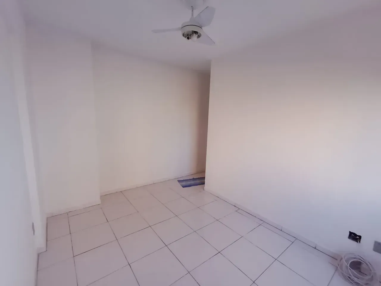 Apartamento com 2 quartos e cozinha fechada com coifa — photo 12