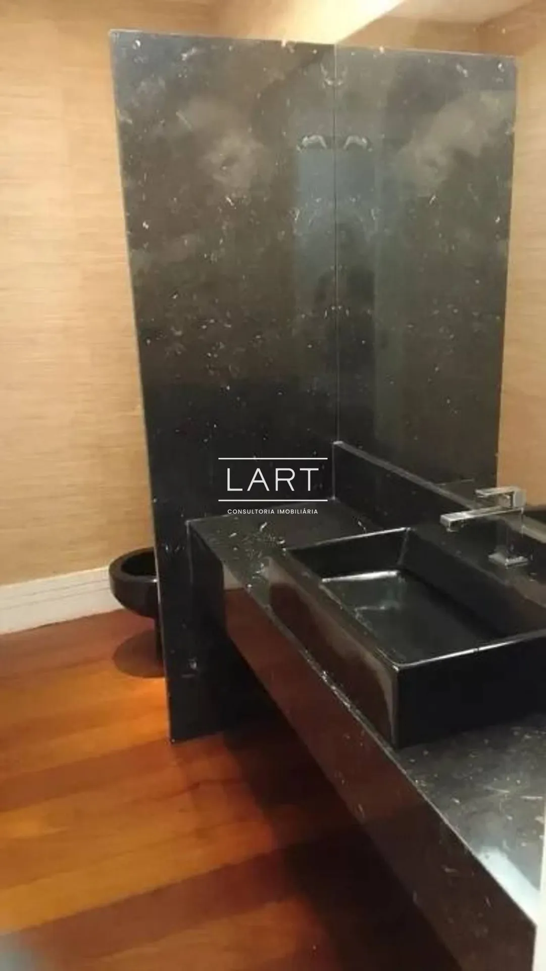 Furnished apartment, 250 m², with floor-to-ceiling windows — photo 29