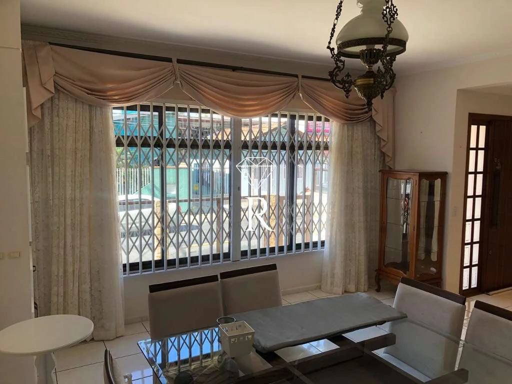 200 m² house with 3 bedrooms and 4 bathrooms — photo 3