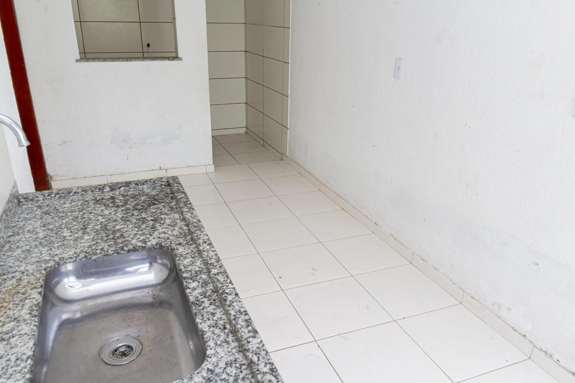 Studio with private laundry area and private garden — photo 5
