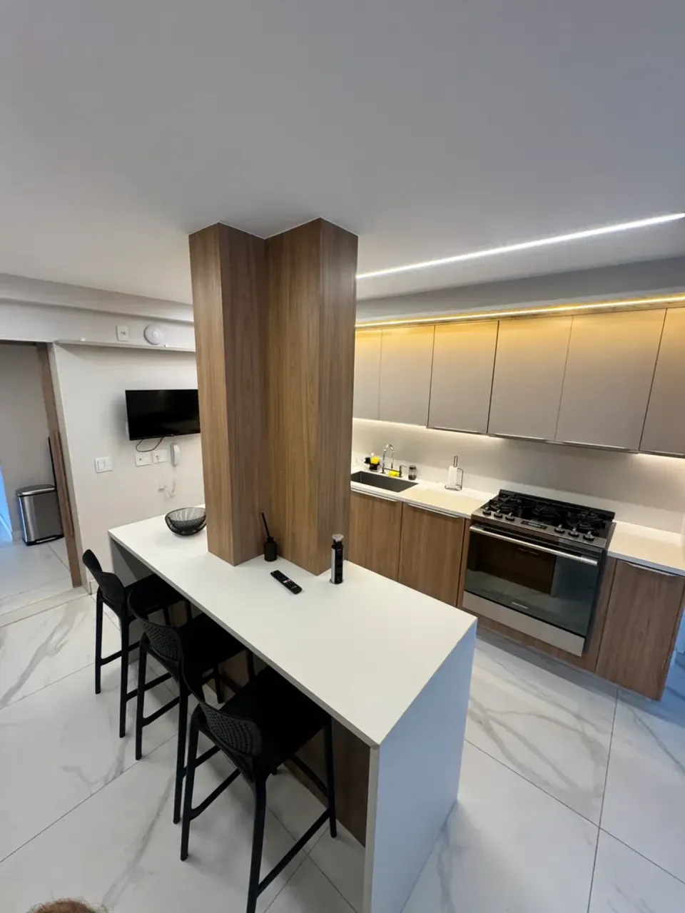 Apartamento mobiliado, 200 m², com janelas do piso ao teto — photo 16