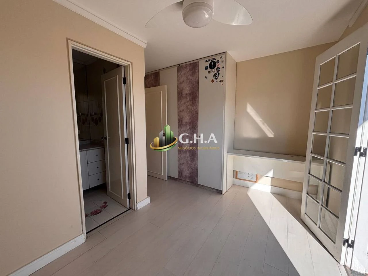 House with 3 en-suite bedrooms and a private garden — photo 7