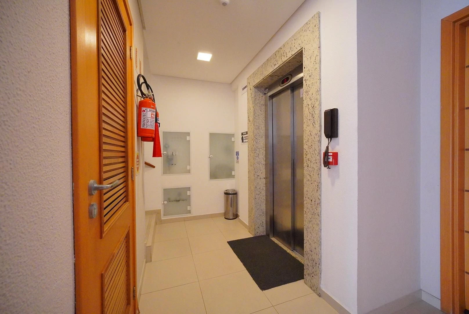 2-bedroom apartment with a private pool — photo 34