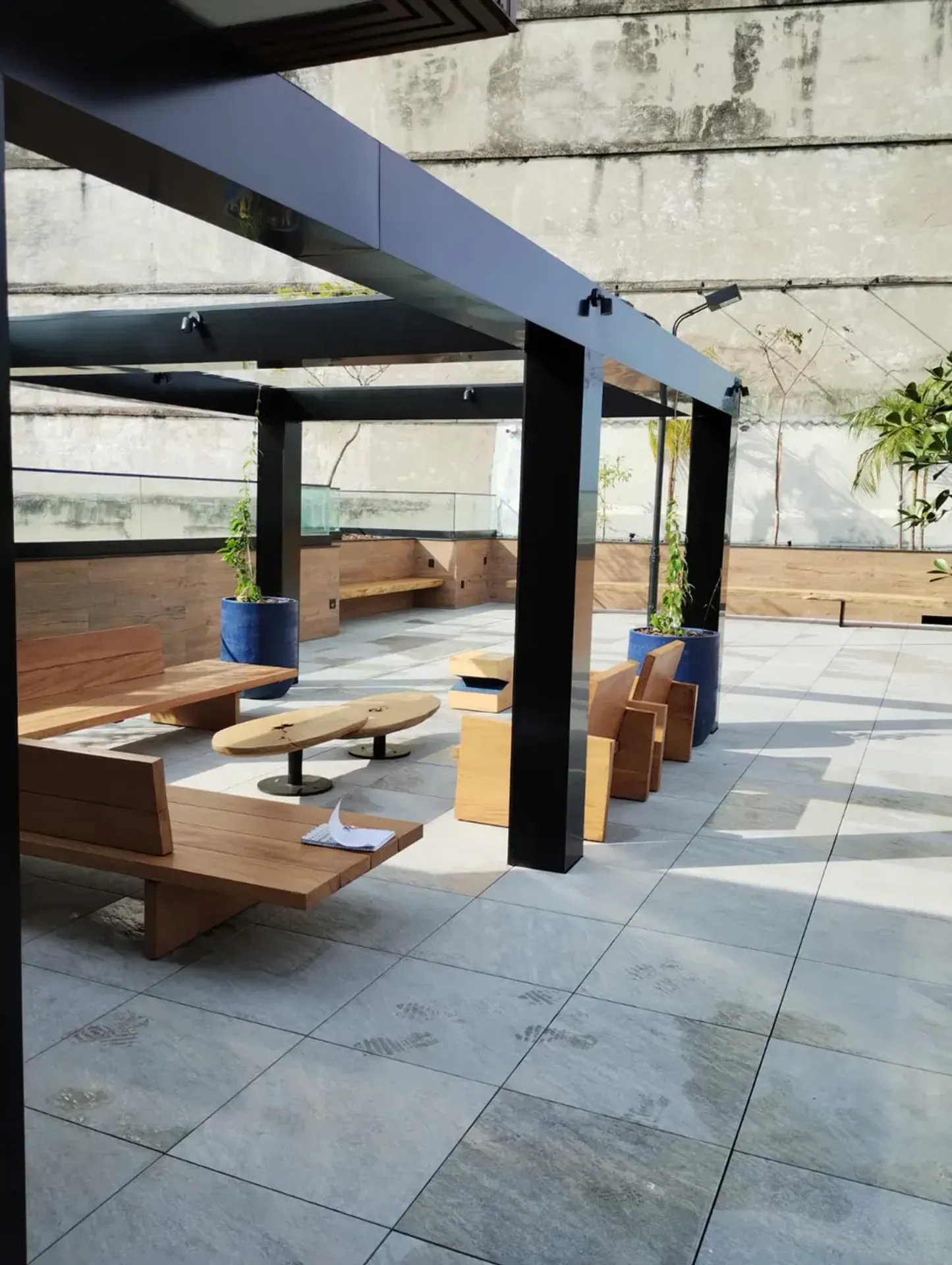 Studio on the 21st floor with a grill on the balcony — photo 41