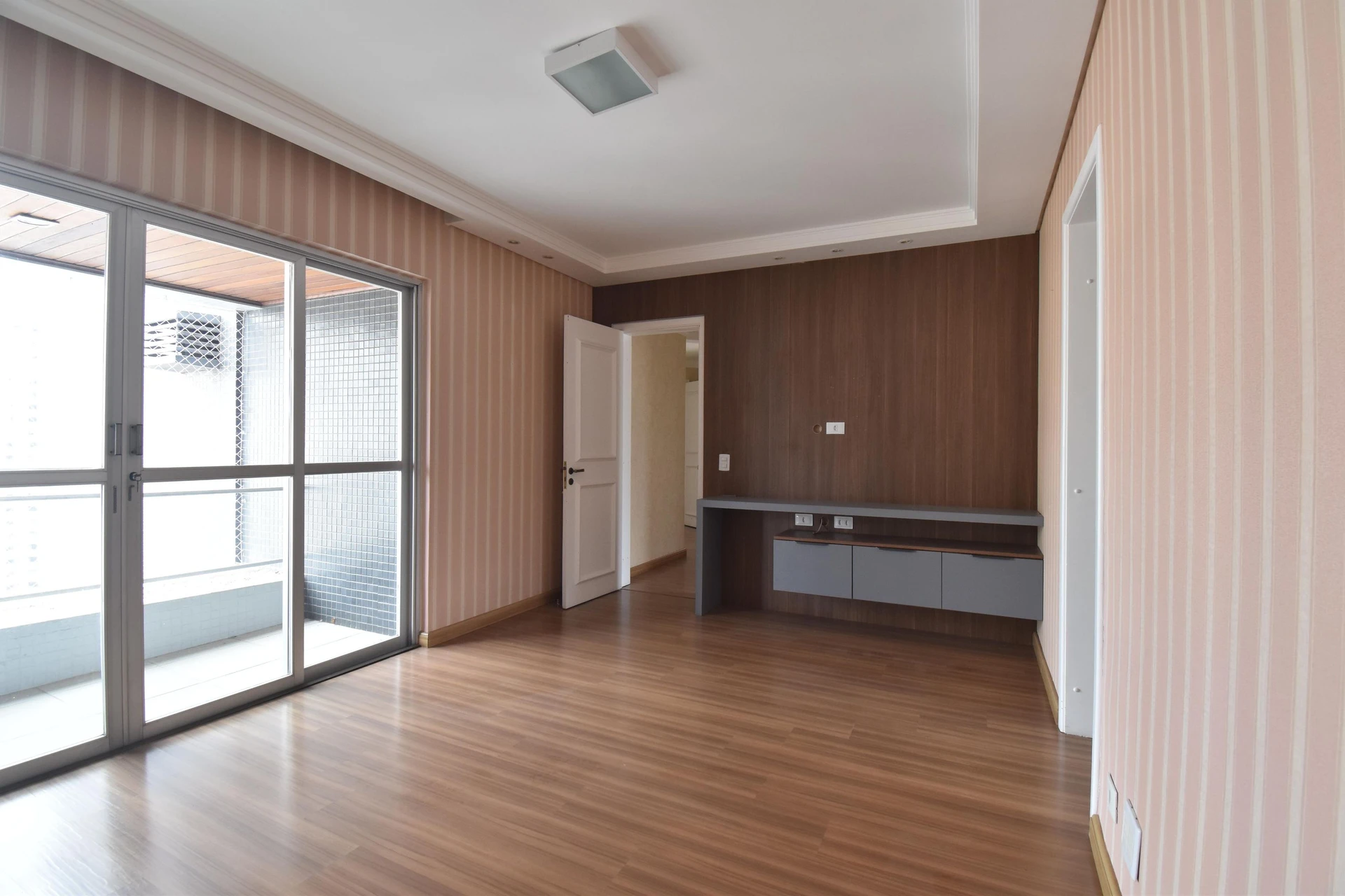 4-bedroom apartment with a jacuzzi — photo 26